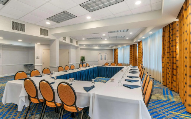 DoubleTree by Hilton Hotel Jefferson City