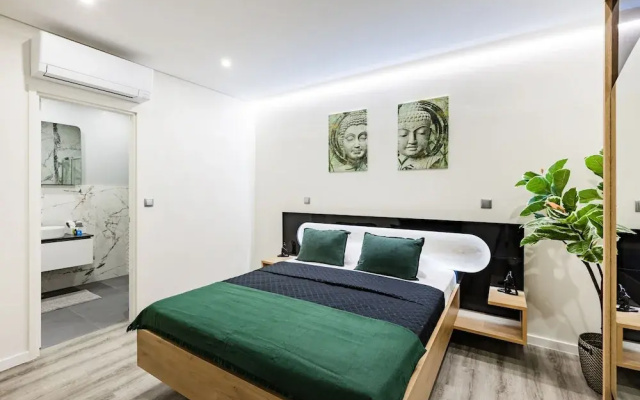 Porto City Holidays by Douro River