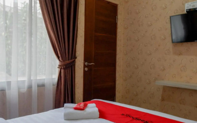 RedDoorz @ Jalan Majapahit Semarang