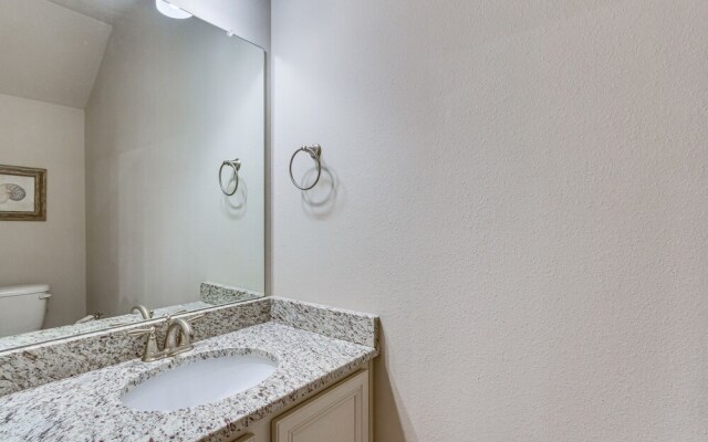 Pensacola Vacation Rental w/ Community Pool!