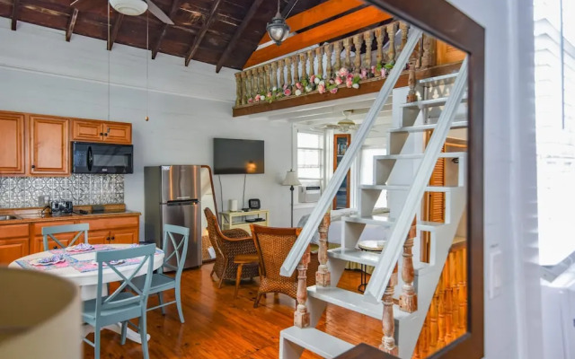 New Rose Retreat - Pool Parking