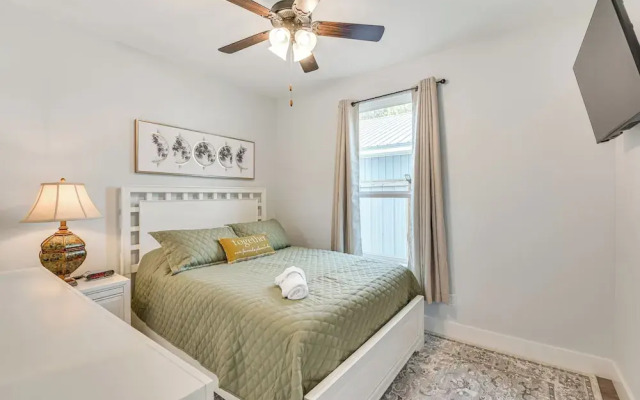 2 Mi to Gulf: Home w/ Sauna, Garden in Panama City
