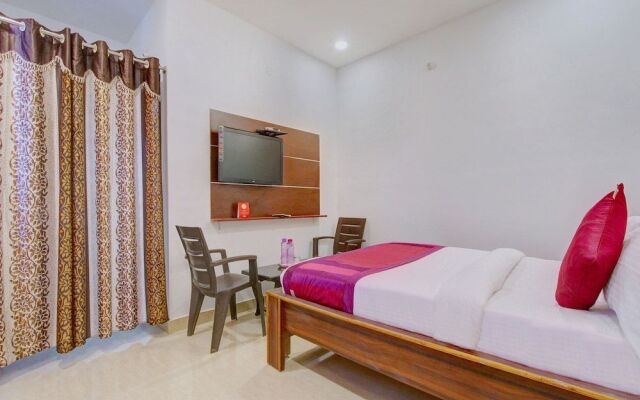 OYO 11670 Hotel Vishnu Priya Residency