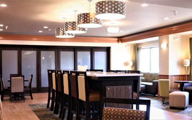 Hampton Inn & Suites Fremont