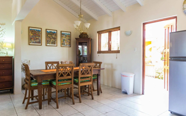 Cariñas Studio Apartments