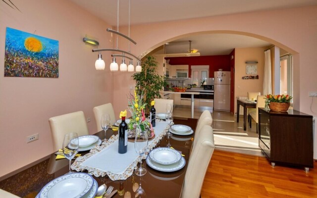 Nice Apartment in Igrane With 3 Bedrooms and Wifi