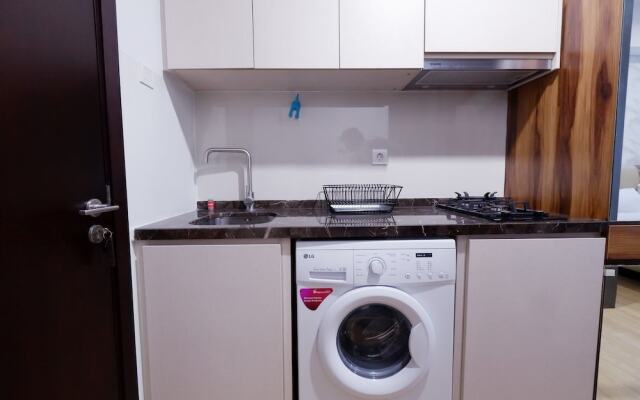 Comfortable Studio Puri Mansion Apartment