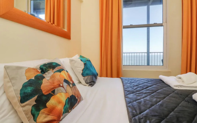 Val's Seaview