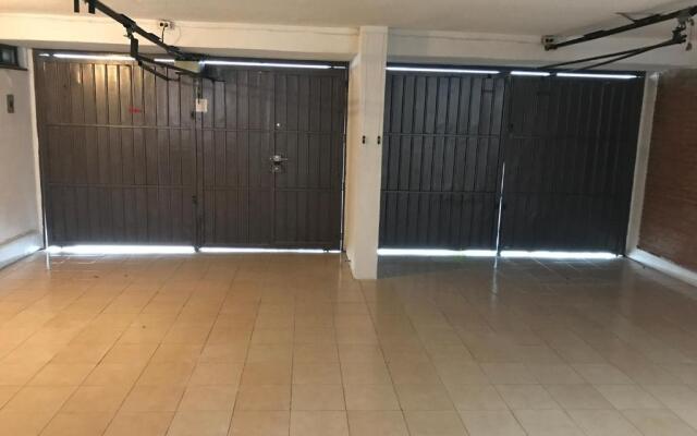 Large full House Close to Angelopolis Area.