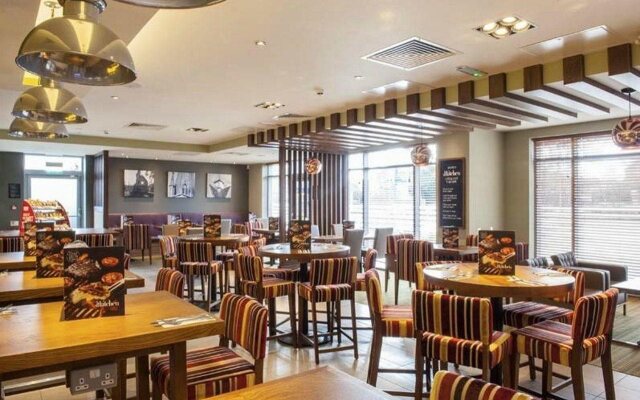 Premier Inn Witney