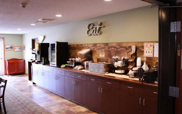 Canby Inn And Suites