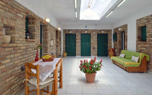 Damaskis Studios a Small Complex in Kassiopi