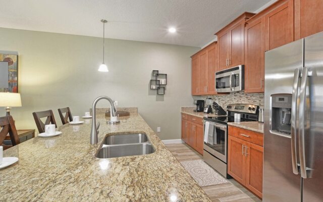 Storey Lake 4 Bedroom Townhome w Splashpool - 1619ST