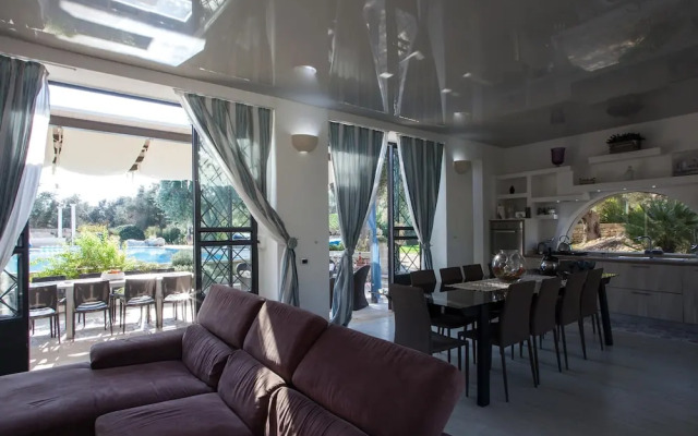 Tenuta Bouganville With Garden And Pool