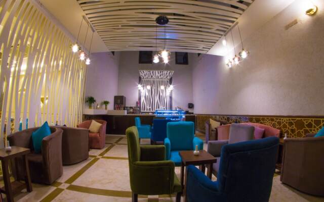 Gold Hotel