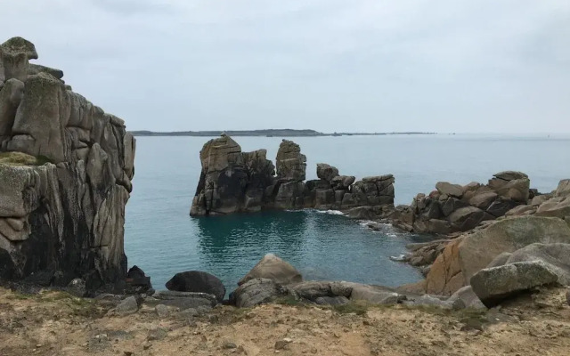 Appletree Court House