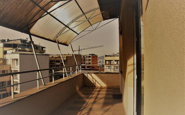 27 Vasil Petriashvili Street