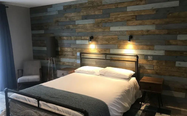 The Shack and Pods at Inchree