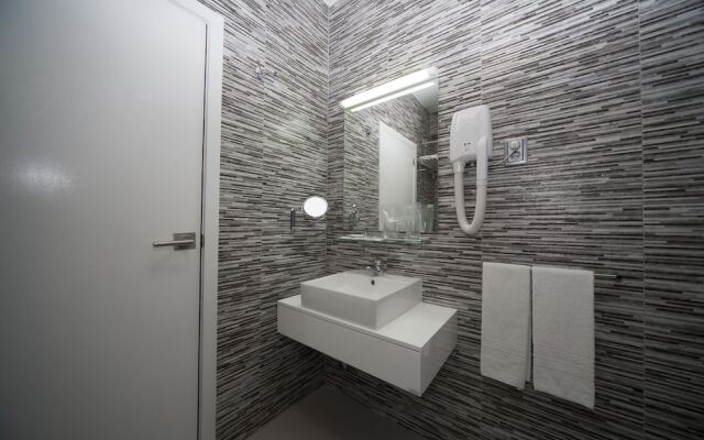 Hotel Feira Pedra Bela