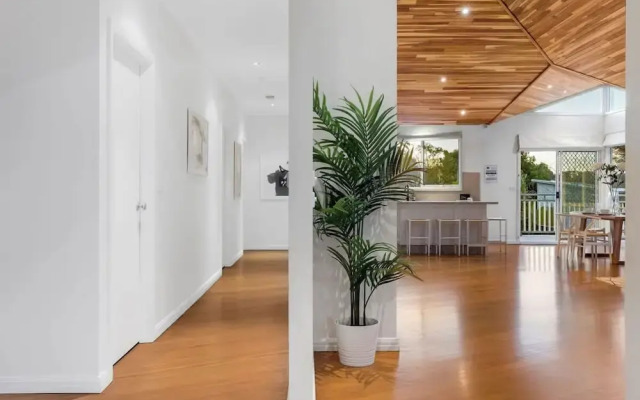 Blairgowrie Beachside Retreat Solar Heated Pool