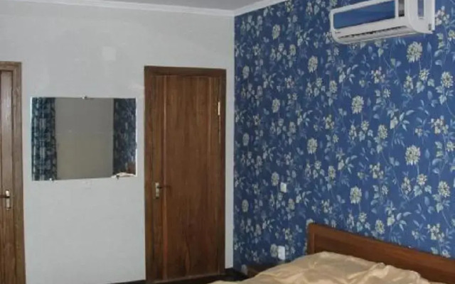 Kristall Hotel