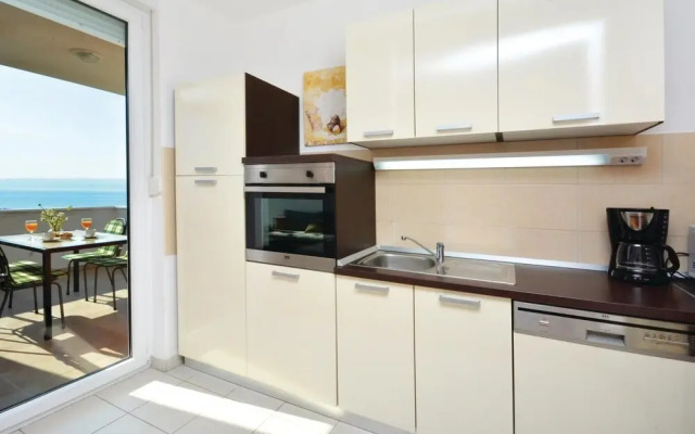 Amazing Home in Podstrana With Wifi and 2 Bedrooms