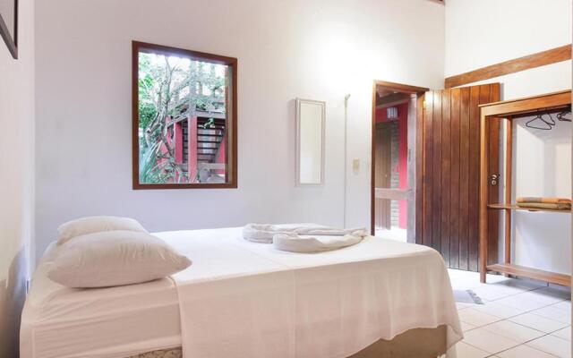 Novos Baianos Hostel e Suites