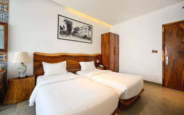 Sky Gem Central Hotel