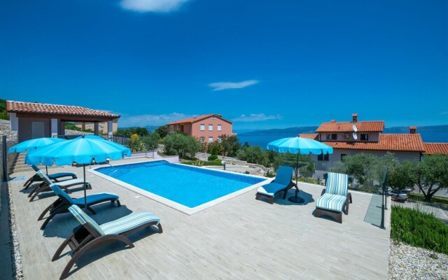 Nice Home in Ravni With Wifi and 3 Bedrooms