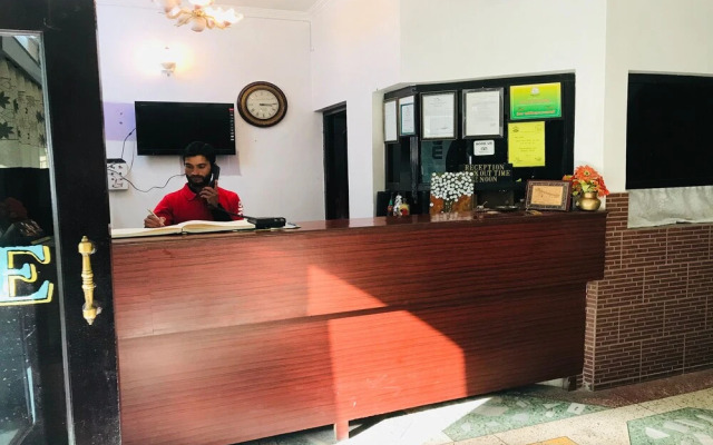 OYO 24537 Hotel Sahaj Villa