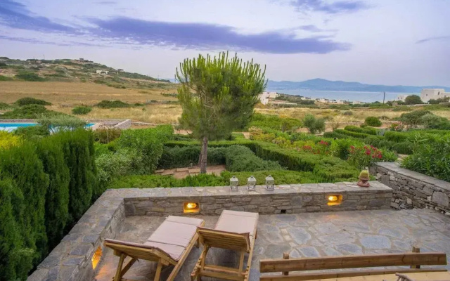 Villa Suerte in Paros