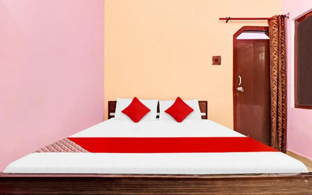 Oyo Flagship 805187 Hotel Vrv Homestay