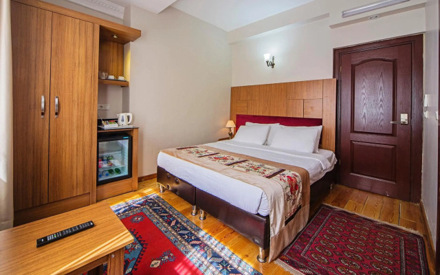 Hippodrome Hotel