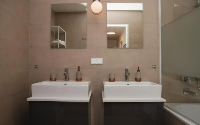 Amazing view over Vienna and infinity pool