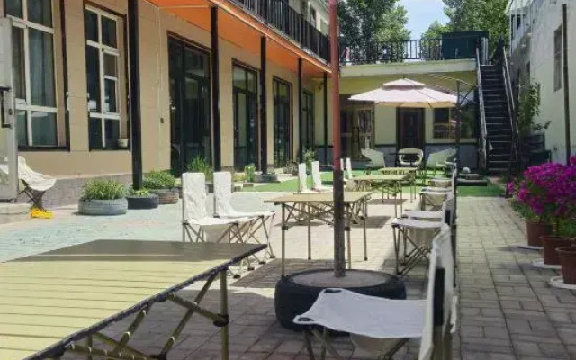 Nalati Qingling Shuizhai Inn