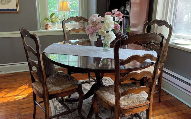 Hargrave House B & B