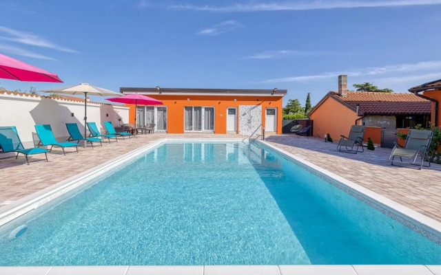 Apartment Complex Danka