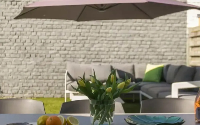 Summer-house With Sunny Garden Nearby Beach
