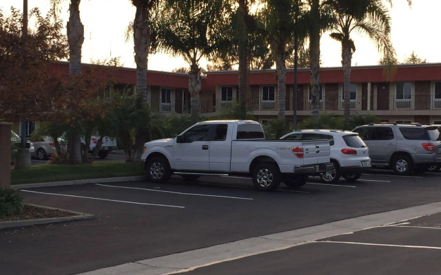Ontario Inn & Suites