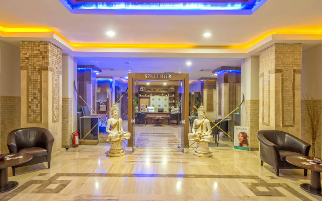 Royal Atlantis Spa & Resort
