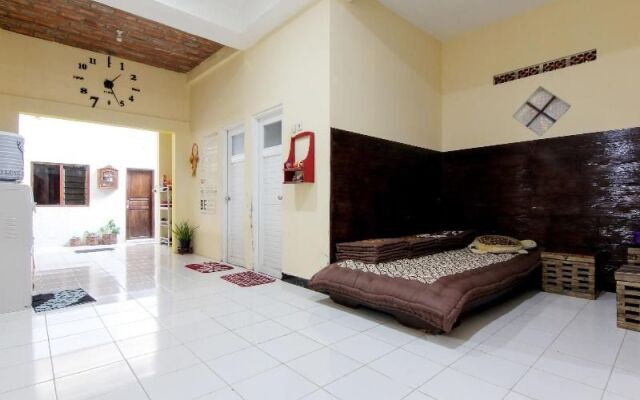 Andakara Homestay by ZUZU