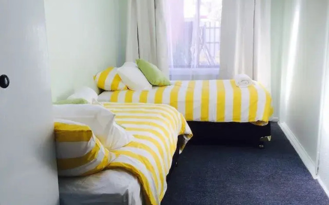 Town House Motor Inn