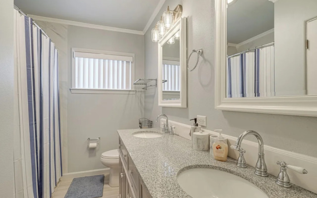 4 Mi to Legoland: Poolside Paradise!