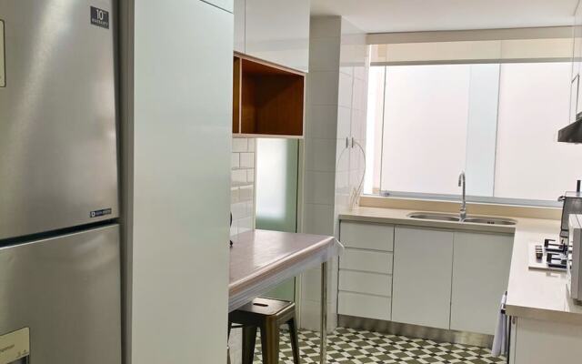 w Luxury 2BR in Blas Cerde a San Isidro