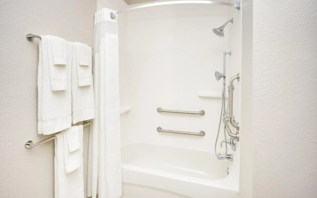 Holiday Inn Express & Suites Chicago North Shore - Niles by IHG