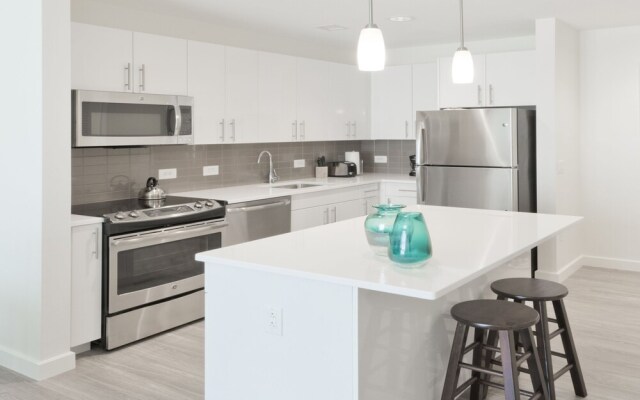 Sunny Lower Allston Suites by Sonder