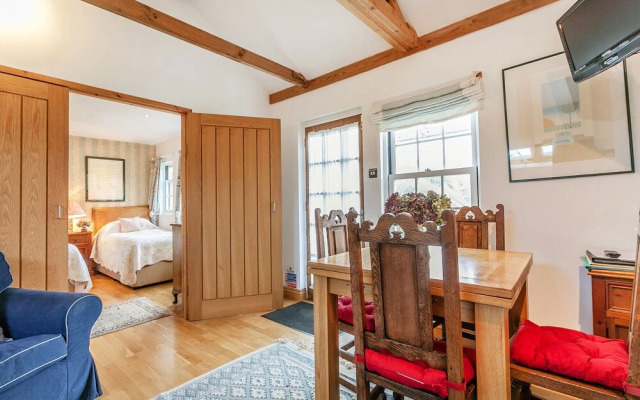 Wisteria Suite