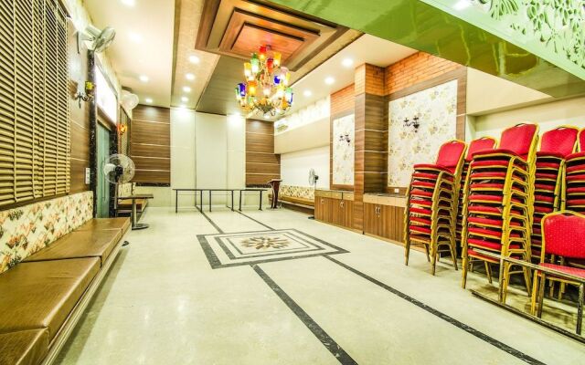 FabHotel Gharonda Residency MIDC