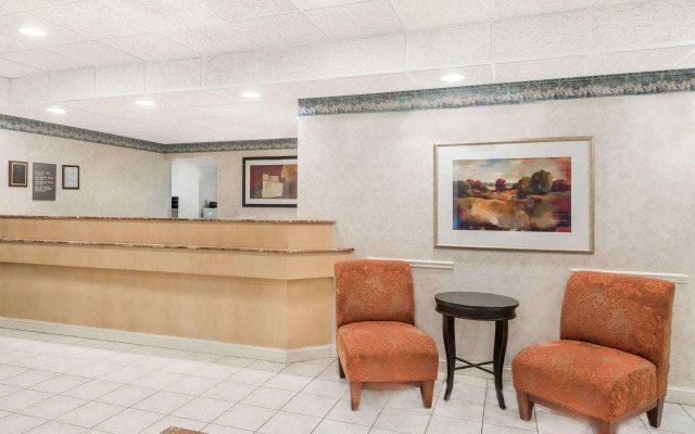 Howard Johnson by Wyndham Amherst Hadley