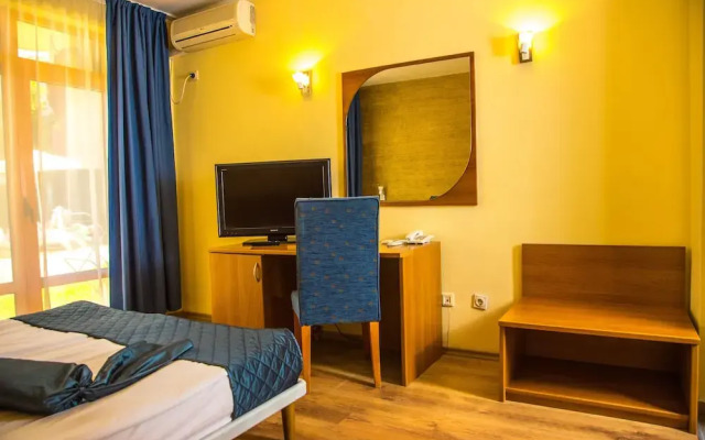 Complex Sunrise by HMG - All Inclusive